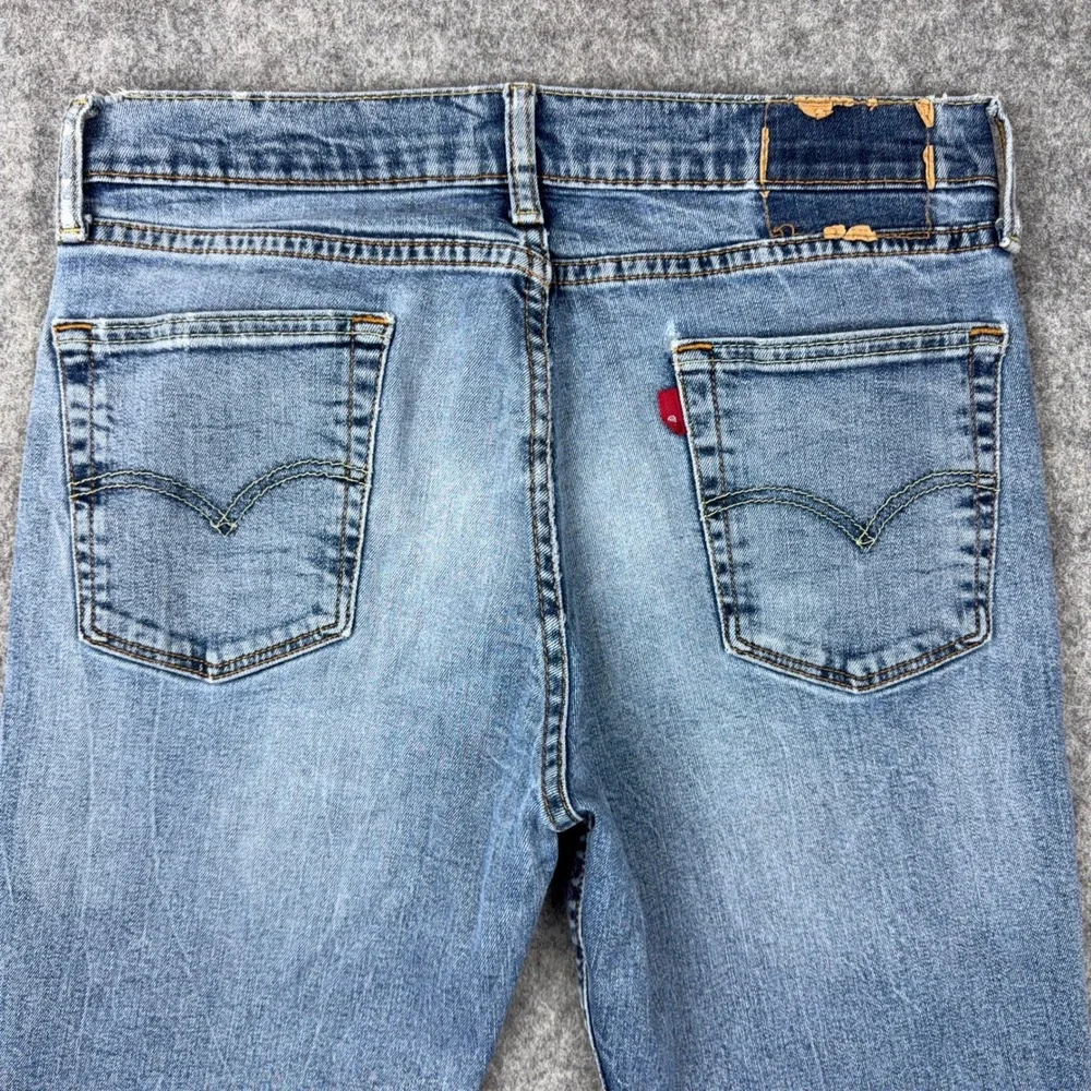 Levi's Jeans Mens 32x30 Blue 514 Straight Fit Distressed Denim Casual Workwear